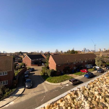 Bright, Spacious, Modern Interior Decor 2 Bedrooms Apartment With Amazing Views Londra Esterno foto