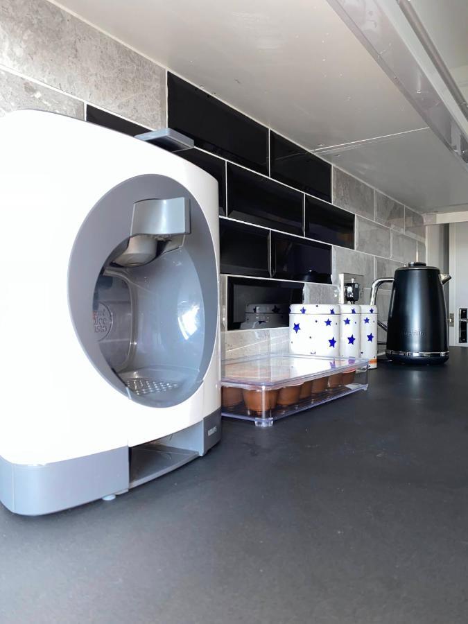 Bright, Spacious, Modern Interior Decor 2 Bedrooms Apartment With Amazing Views Londra Esterno foto