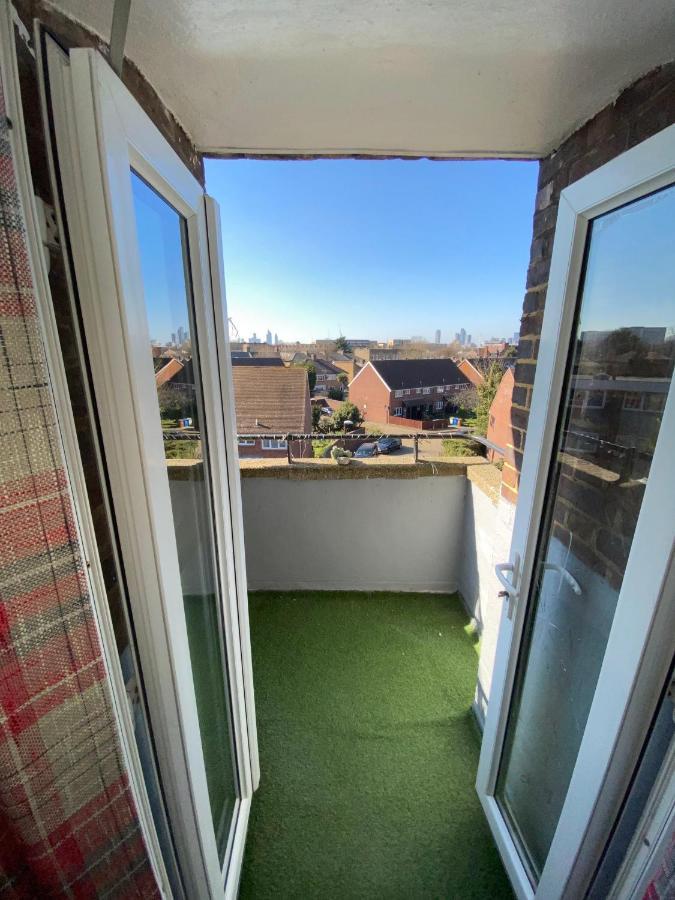Bright, Spacious, Modern Interior Decor 2 Bedrooms Apartment With Amazing Views Londra Esterno foto