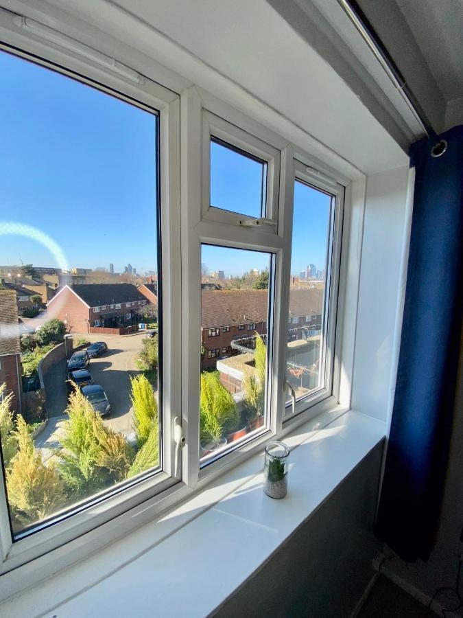 Bright, Spacious, Modern Interior Decor 2 Bedrooms Apartment With Amazing Views Londra Esterno foto