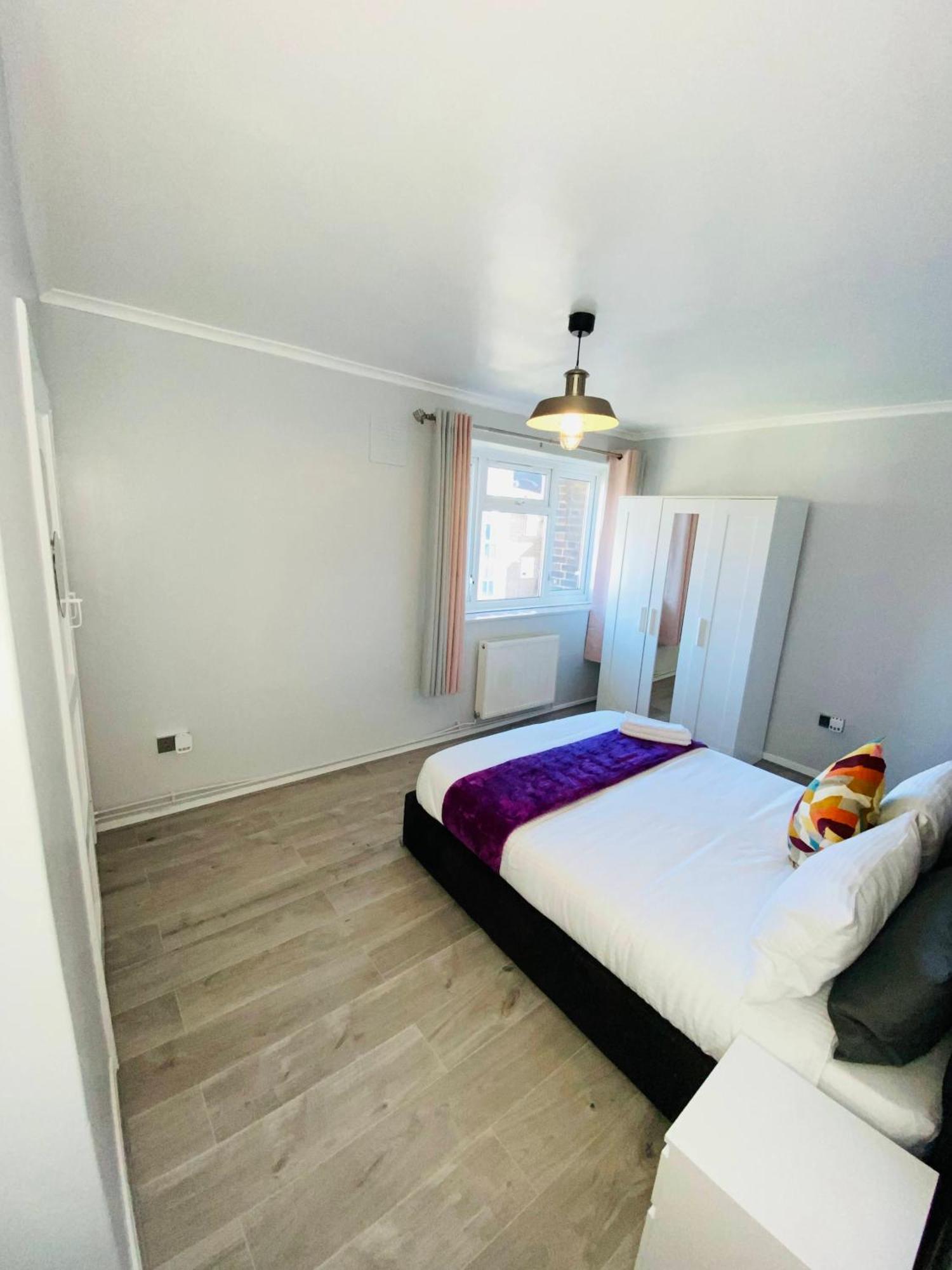 Bright, Spacious, Modern Interior Decor 2 Bedrooms Apartment With Amazing Views Londra Esterno foto
