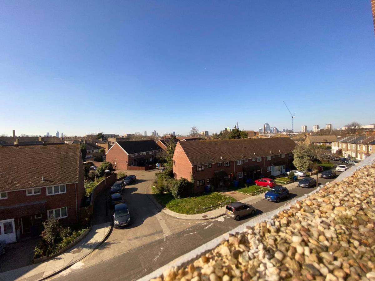 Bright, Spacious, Modern Interior Decor 2 Bedrooms Apartment With Amazing Views Londra Esterno foto