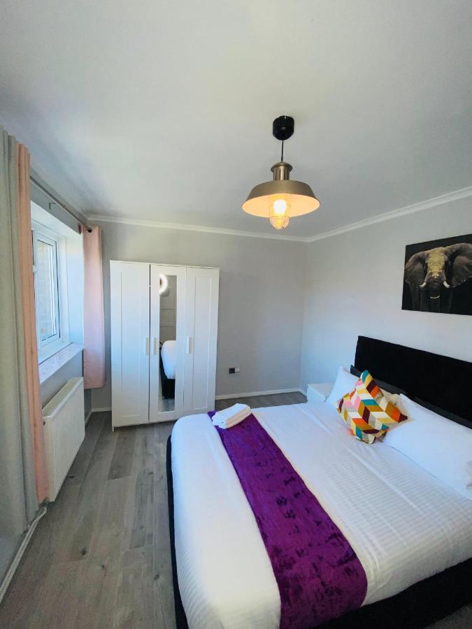 Bright, Spacious, Modern Interior Decor 2 Bedrooms Apartment With Amazing Views Londra Esterno foto